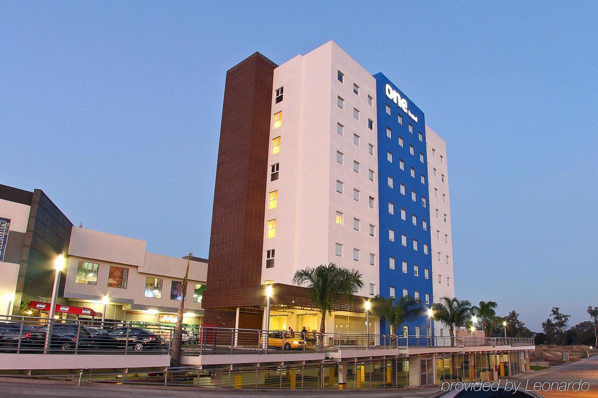 One Guadalajara Periferico Norte Jacotepec Ngoại thất bức ảnh